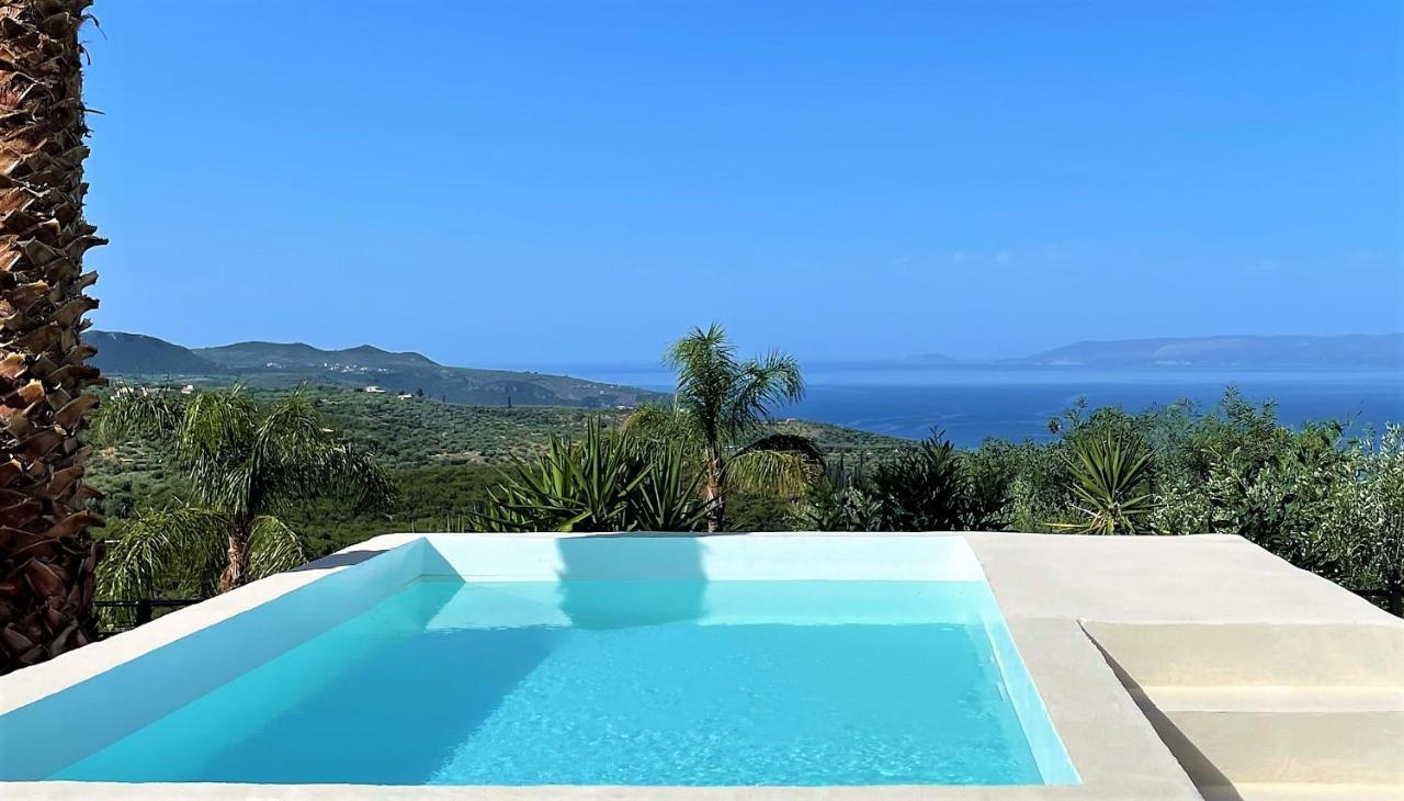 Rustic Hill Private Pool Suites กาลามาตา ภายนอก รูปภาพ