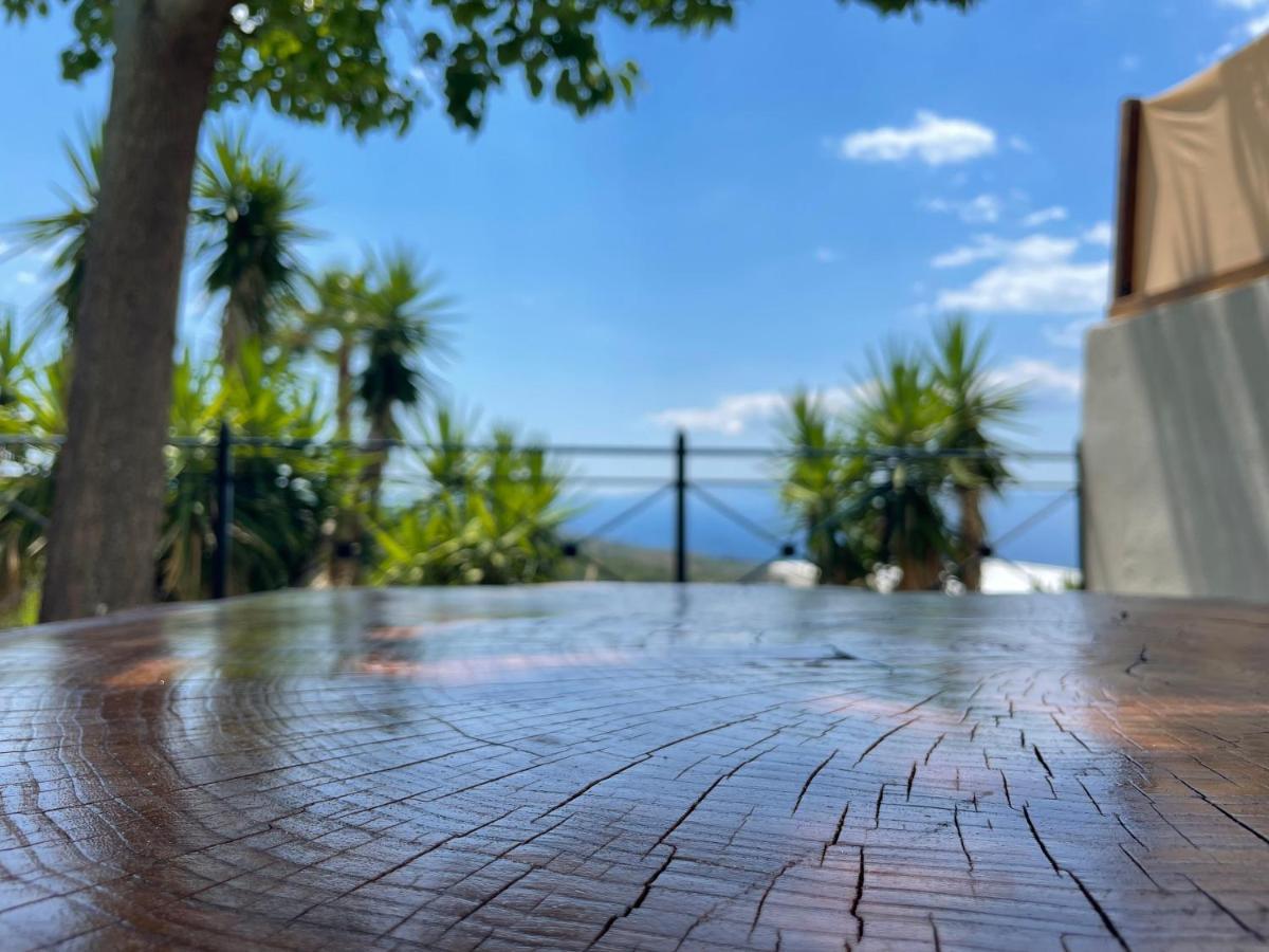 Rustic Hill Private Pool Suites กาลามาตา ภายนอก รูปภาพ