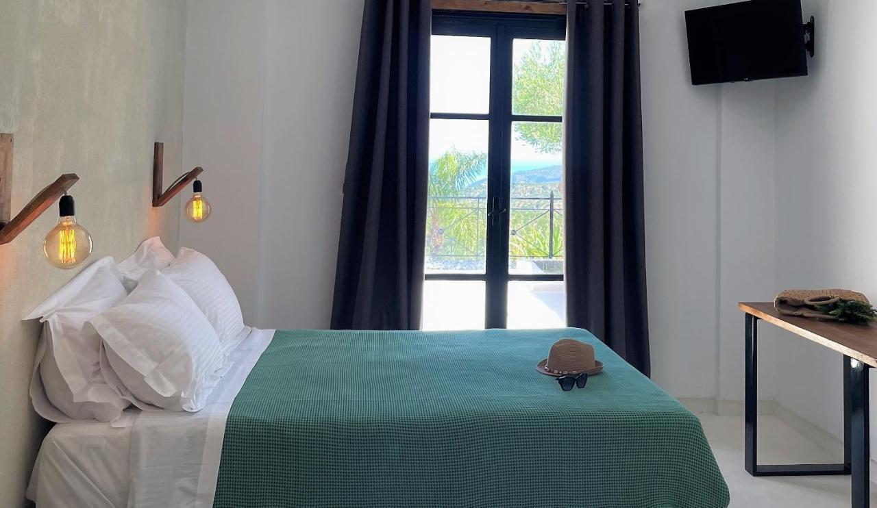 Rustic Hill Private Pool Suites กาลามาตา ภายนอก รูปภาพ