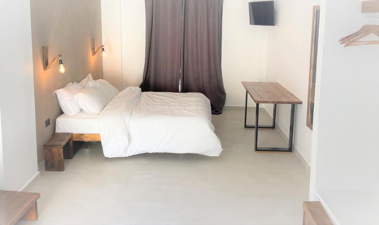 Rustic Hill Private Pool Suites กาลามาตา ภายนอก รูปภาพ