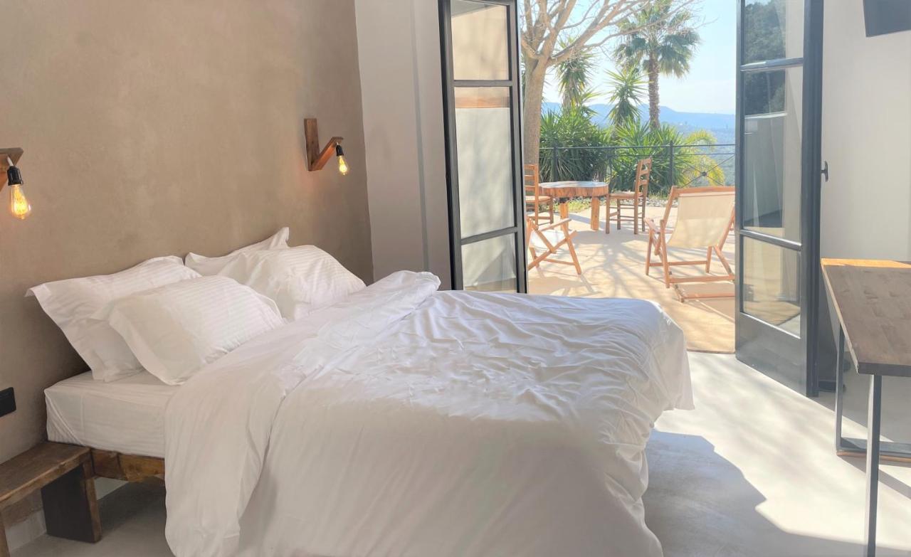 Rustic Hill Private Pool Suites กาลามาตา ภายนอก รูปภาพ