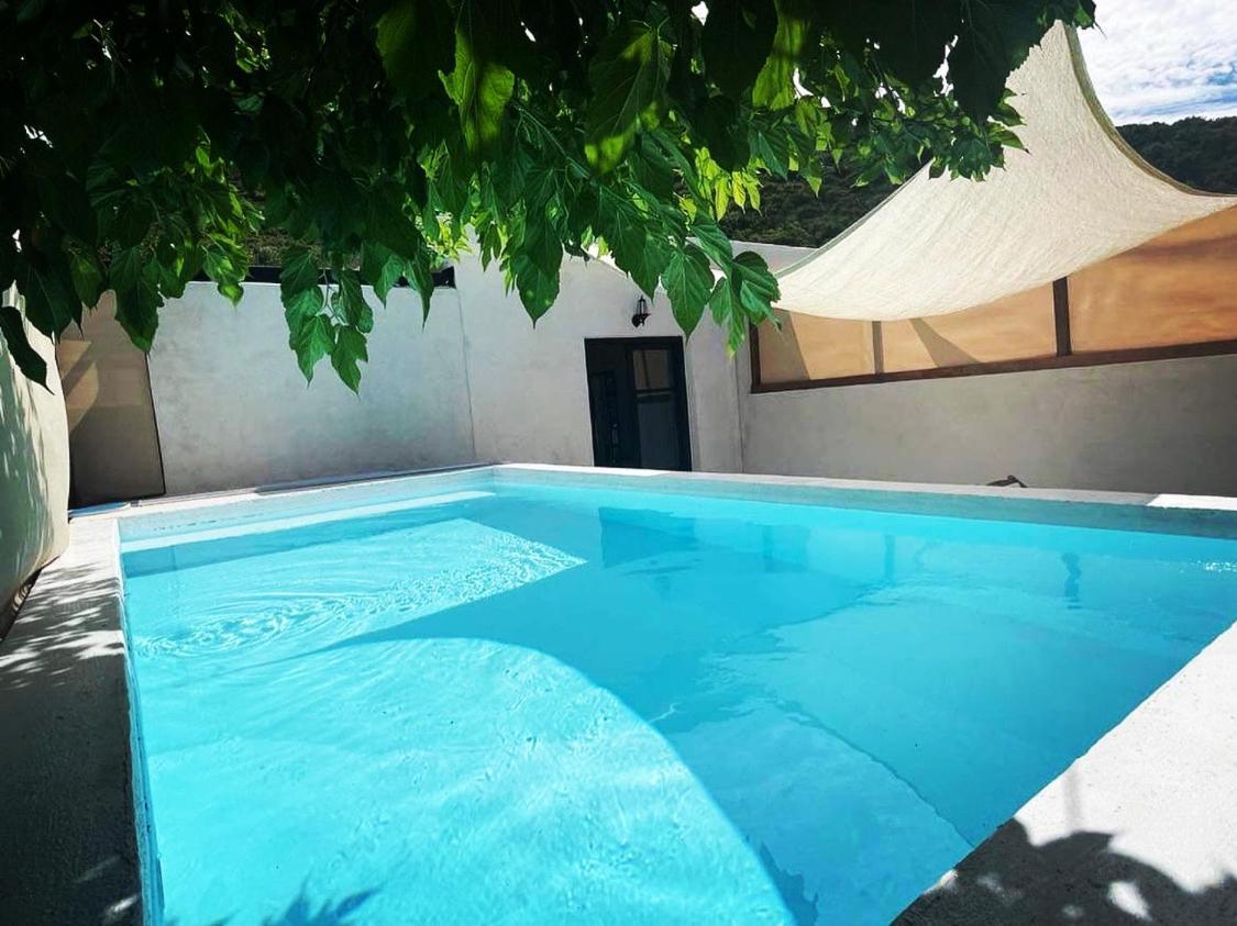 Rustic Hill Private Pool Suites กาลามาตา ภายนอก รูปภาพ