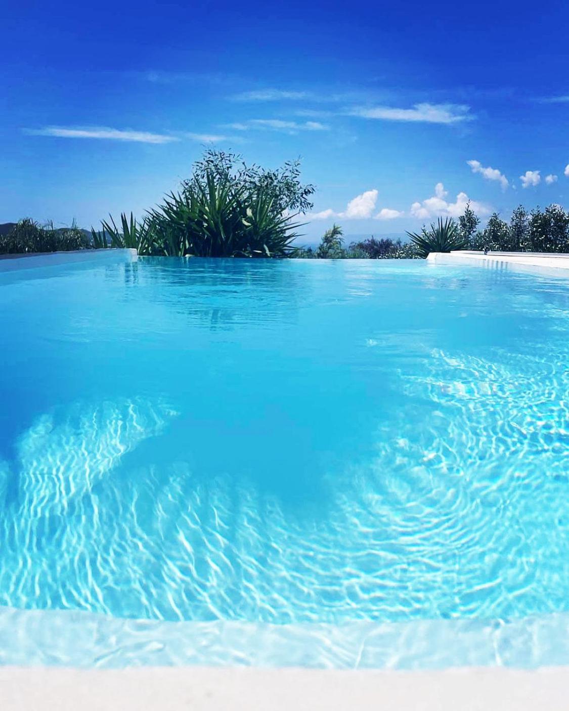 Rustic Hill Private Pool Suites กาลามาตา ภายนอก รูปภาพ